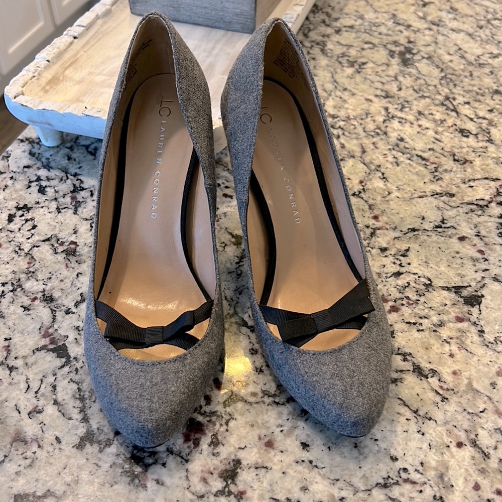 NEW/Never Worn Lauren Conrad Grey Heels